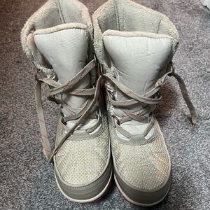 Women’s Sorel snow boots